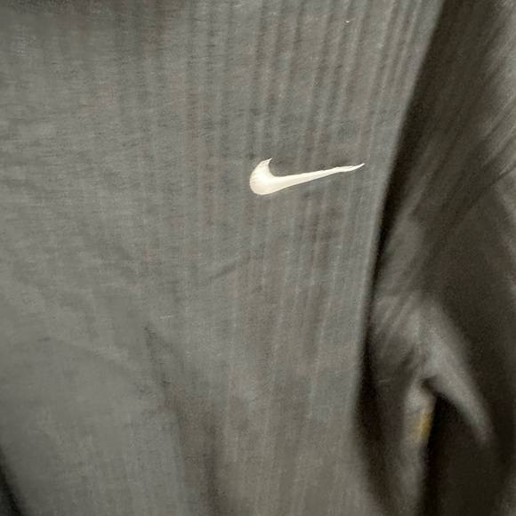 Nike ribbed bell sleeve top - size large - Picture 4 of 4